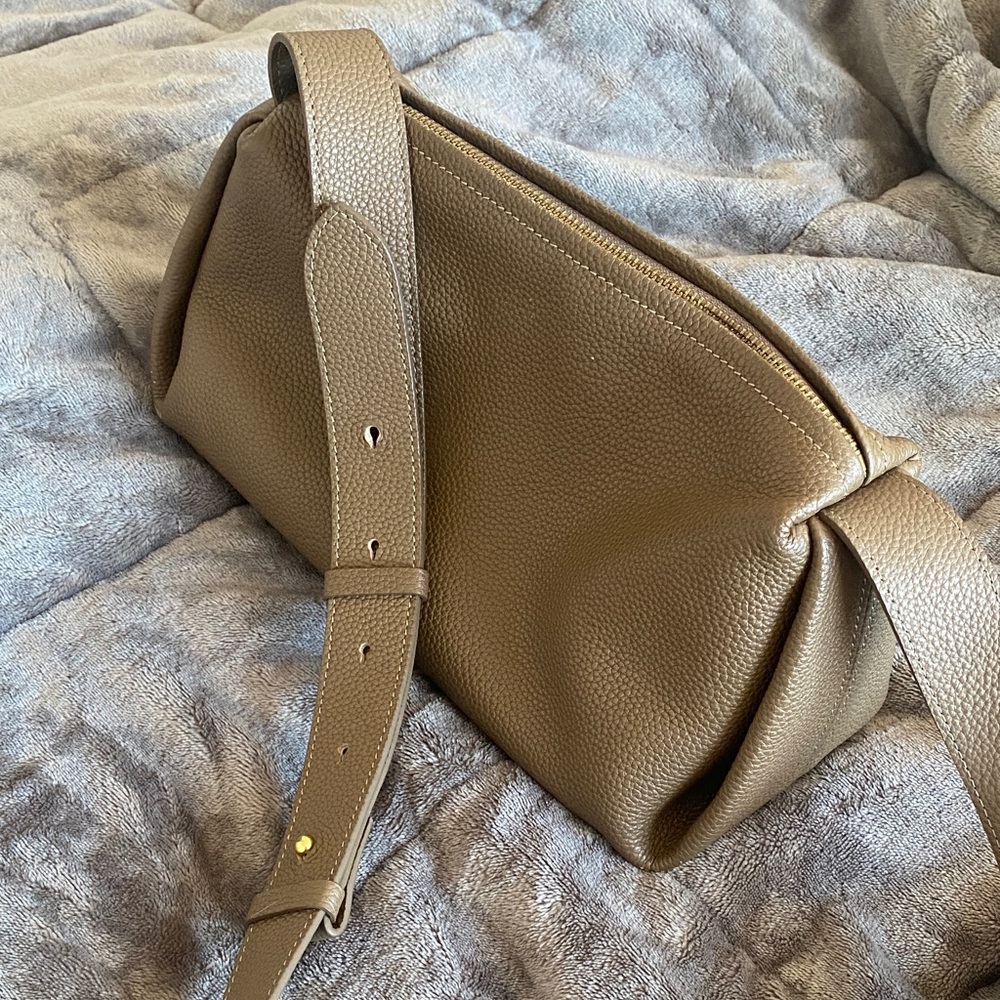 Chic Tan/Grey Women's Shoulder Bag